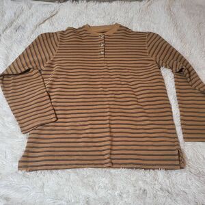 Weekendz off long-sleeve button henley  Carmel t shirt L